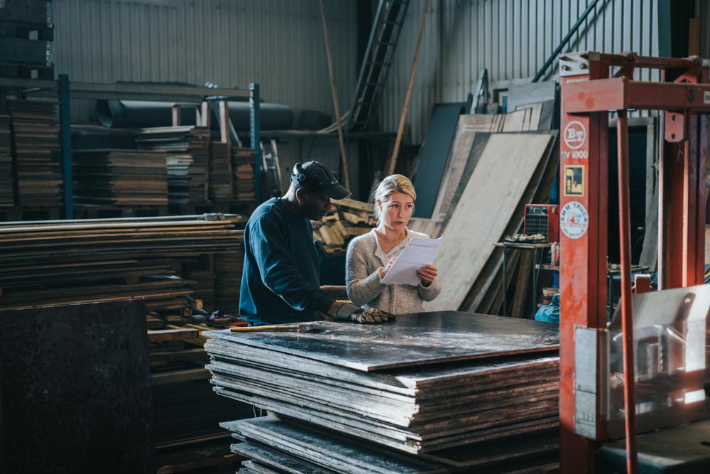Formtekniks lager med produkter för byggindustrin